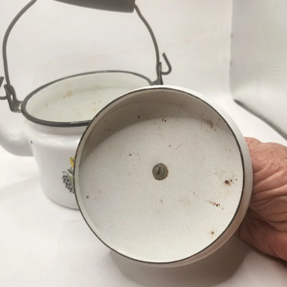 N/A vintage enamelware